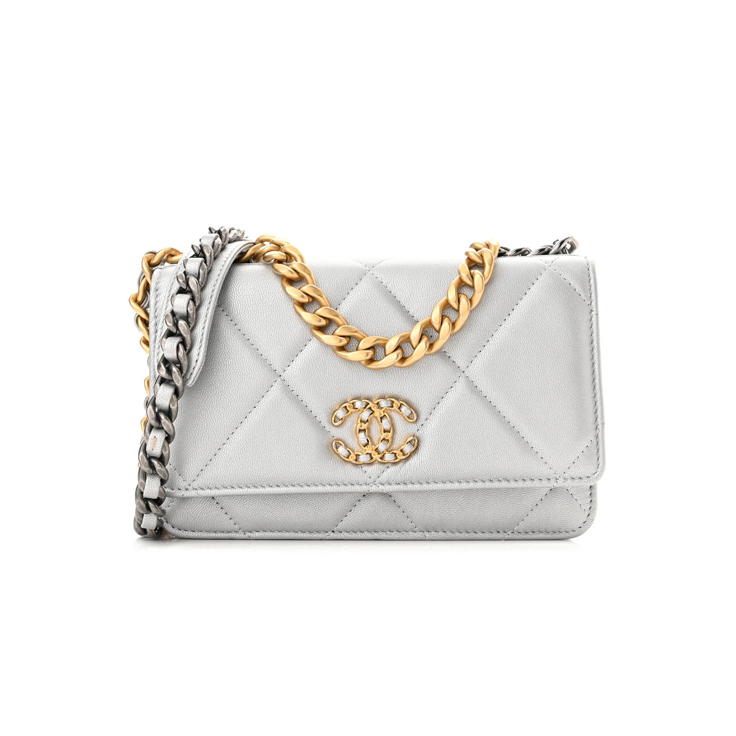 CHANEL METALLIC LAMBSKIN QUILTED CHANEL 19 WALLET ON CHAIN WOC SILVER (19*11*3cm) CHANEL METALLIC LAMBSKIN QUILTED CHANEL 19 WALLET ON CHAIN WOC SILVER (19*11*3cm)